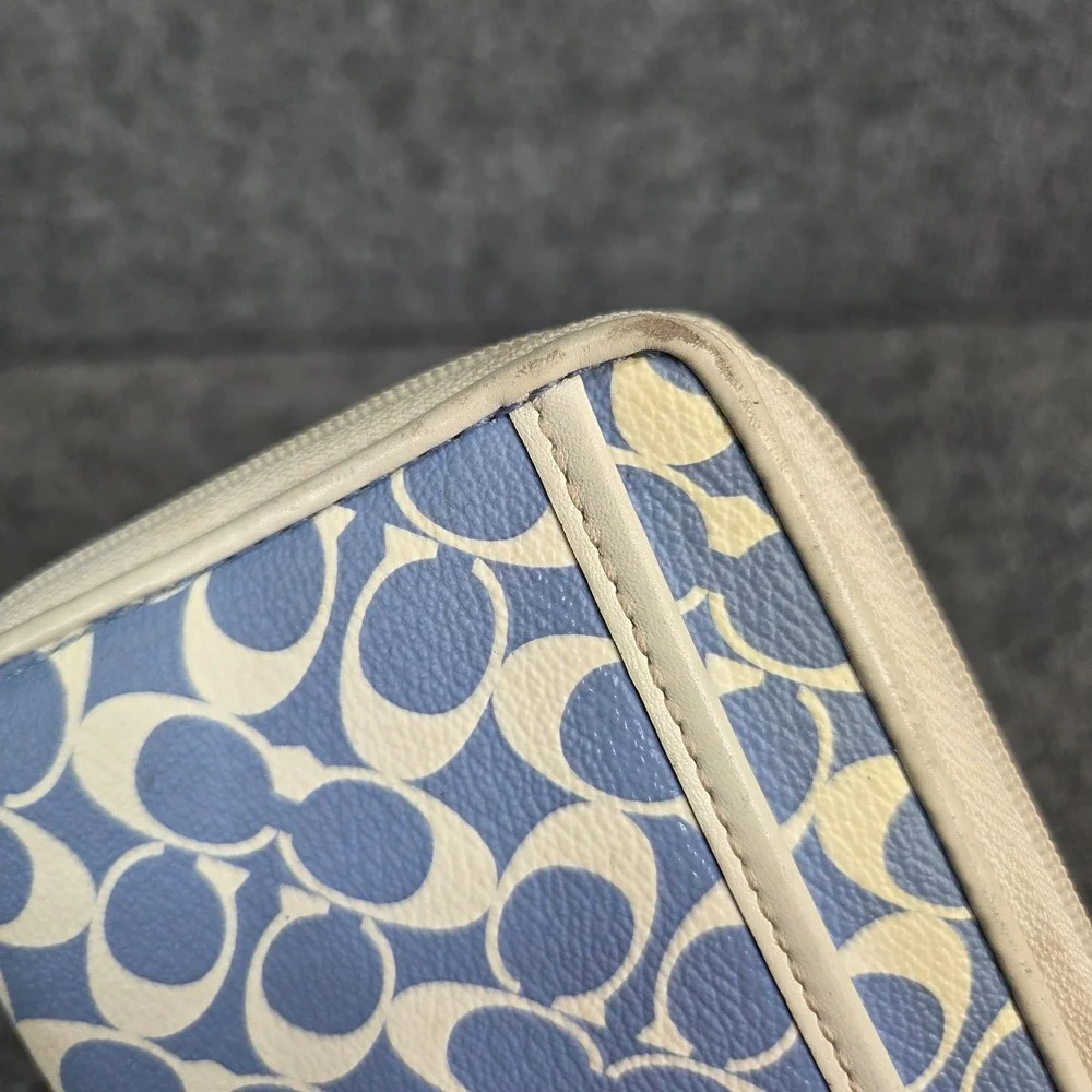 Coach Logo Light Blue & White Zip Around Wristlet Wallet Signature C y2K